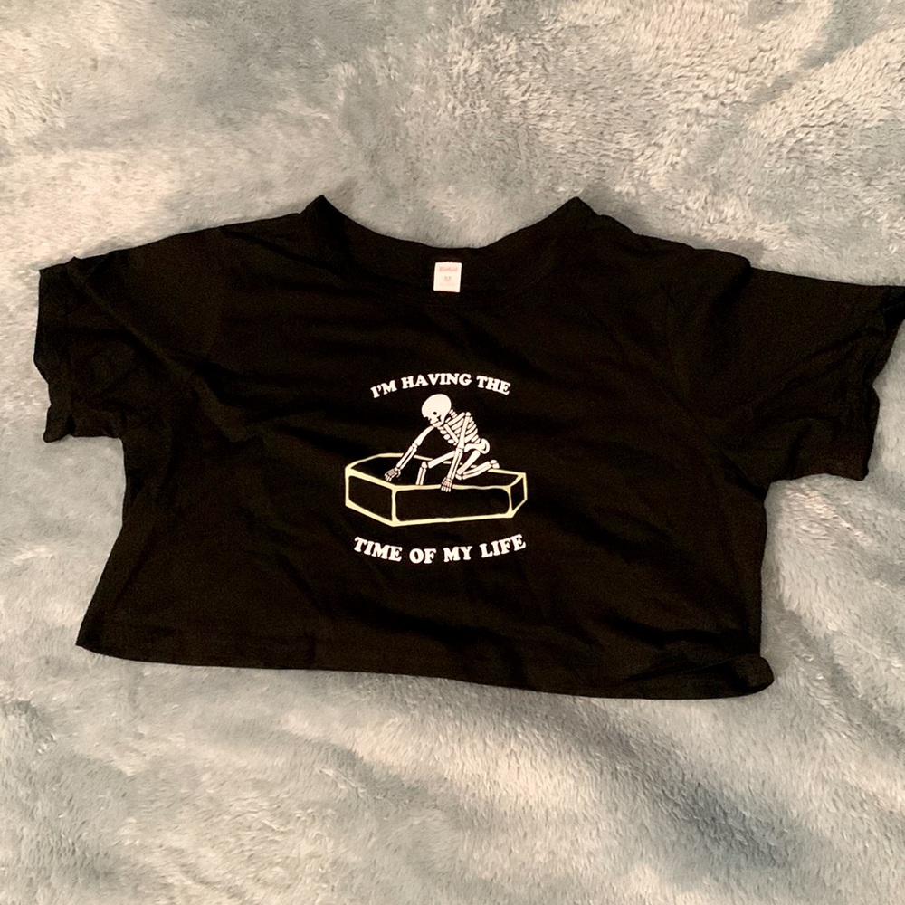 Graphic tee boxy crop top size medium from shein/romwe